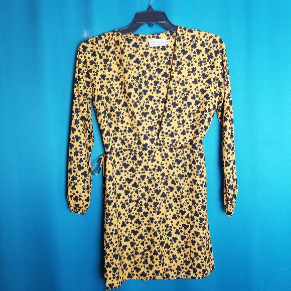 RESA Floral Wrap Mini Dress size Medium Yellow and Black - Picture 1 of 9